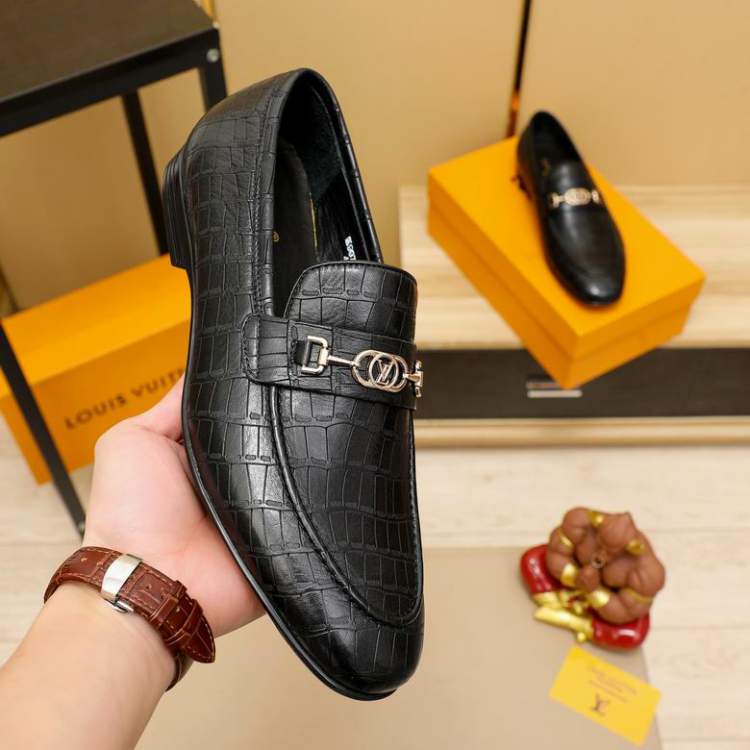 Picture of Louis Vuitton Shoes _SKULVsz38-44066713939